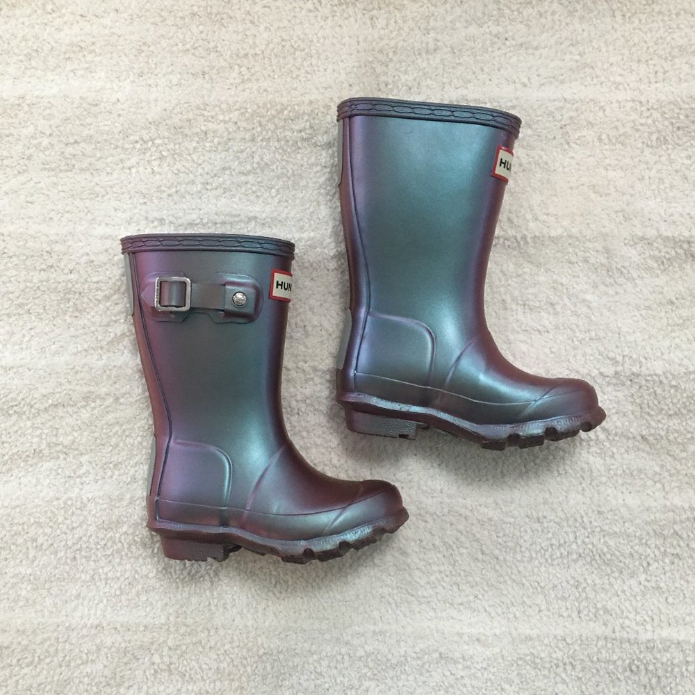 Hunter purple green iridescent original rain boot with buckle